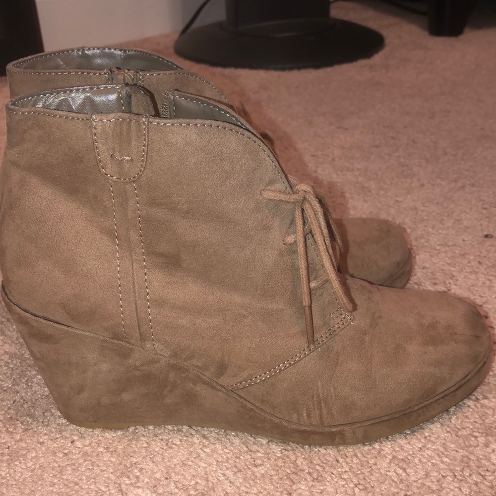 Brown fall/winter hotties with wedge